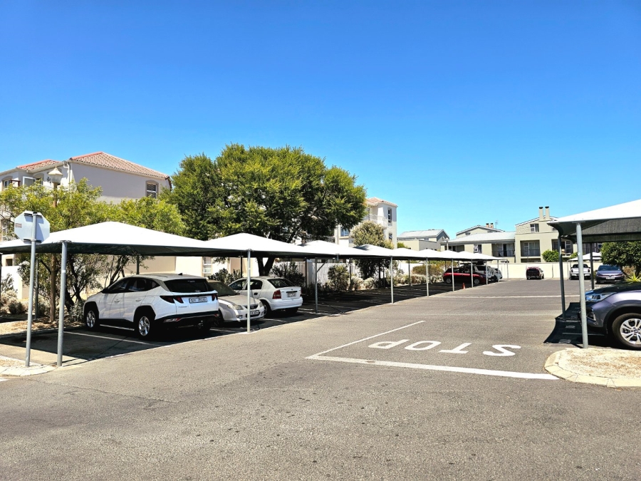 2 Bedroom Property for Sale in Whispering Pines Western Cape